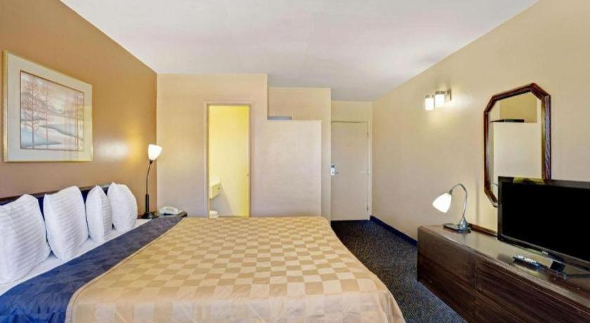 Howard Johnson By Wyndham South Lake Tahoe Exterior foto
